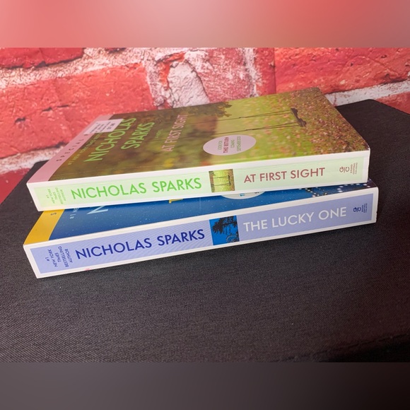 Nicholas Sparks set 2 books paperback “the lucky one” &  “at first sight” - Picture 1 of 5